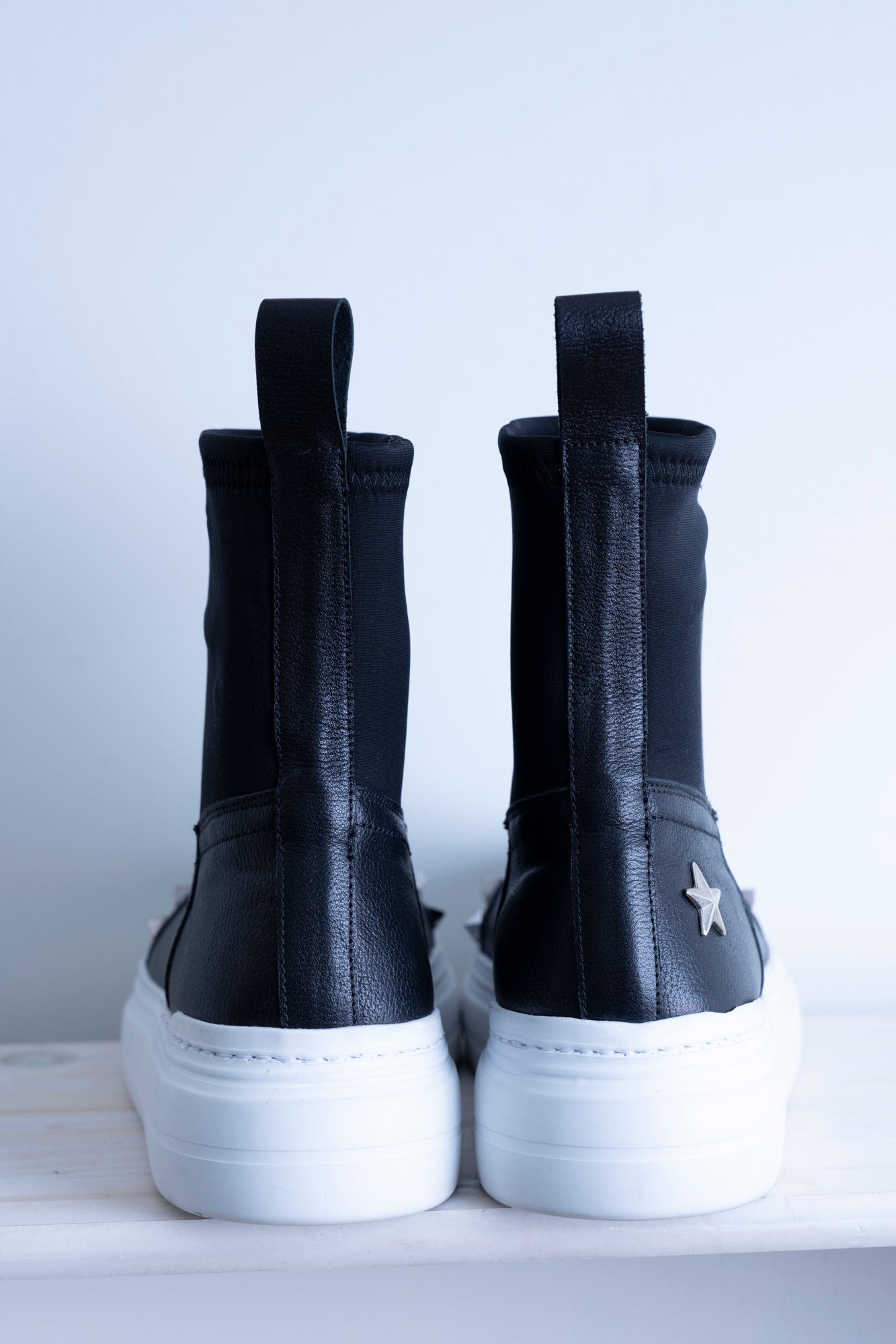 ピラミッドスタッズストレッチブーツ