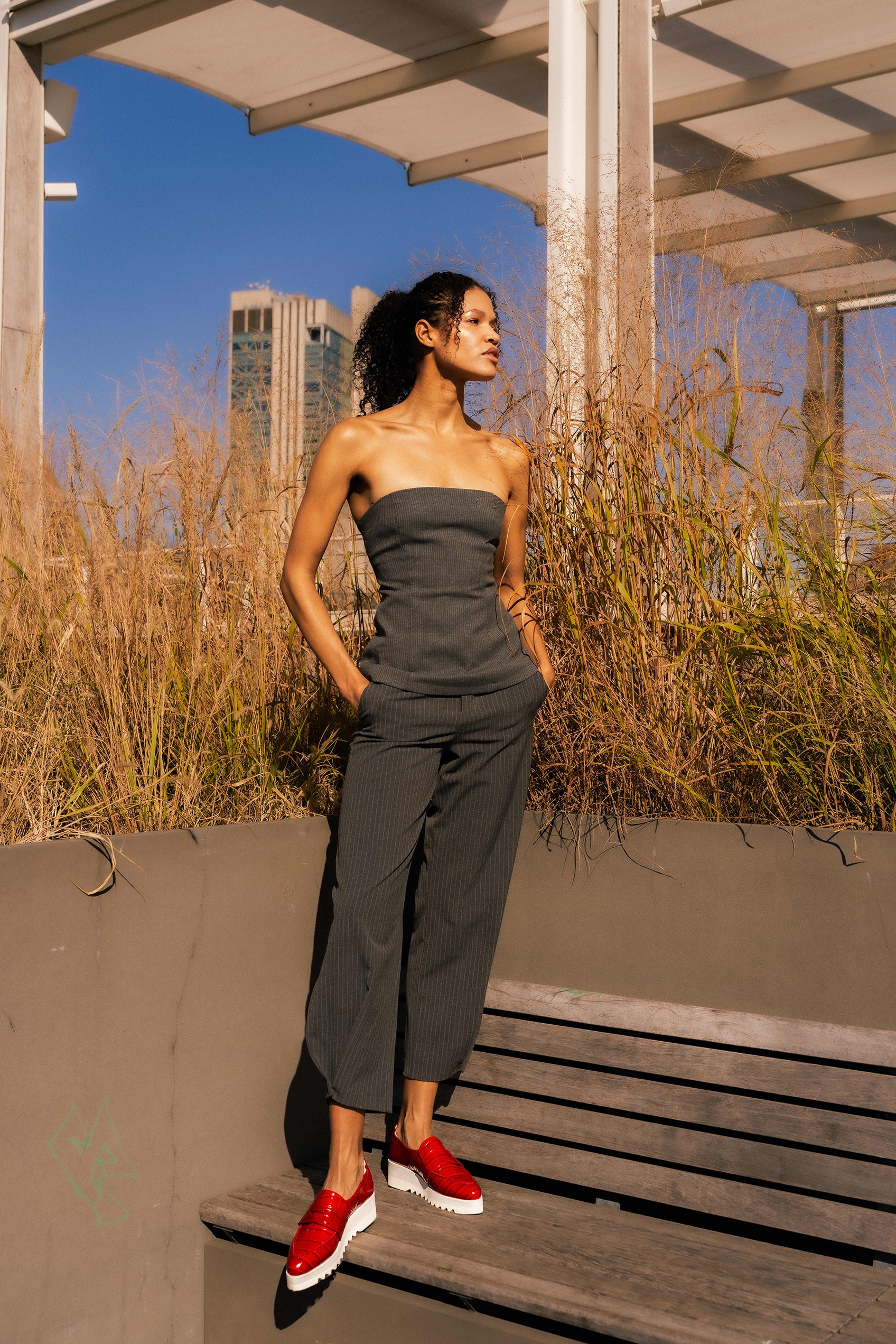 レッドクロコローファー