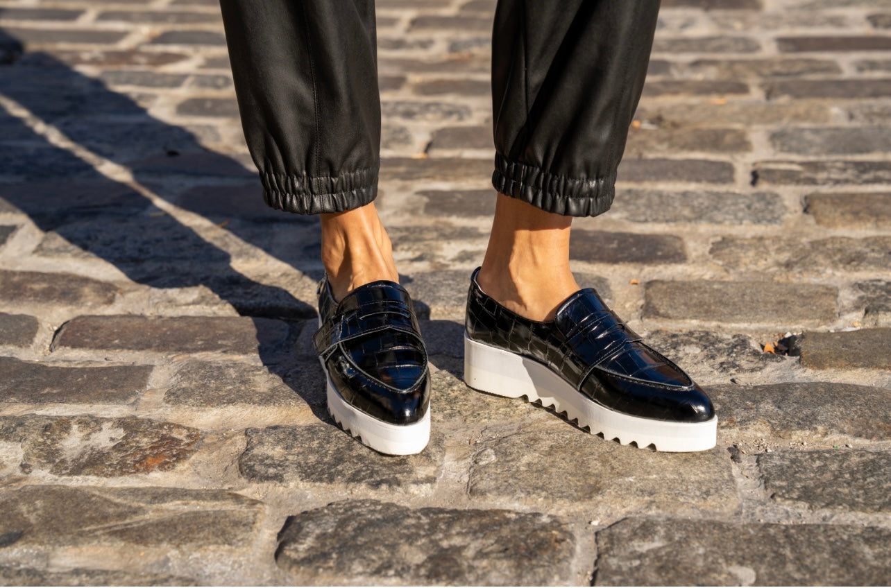 ブラッククロコローファー